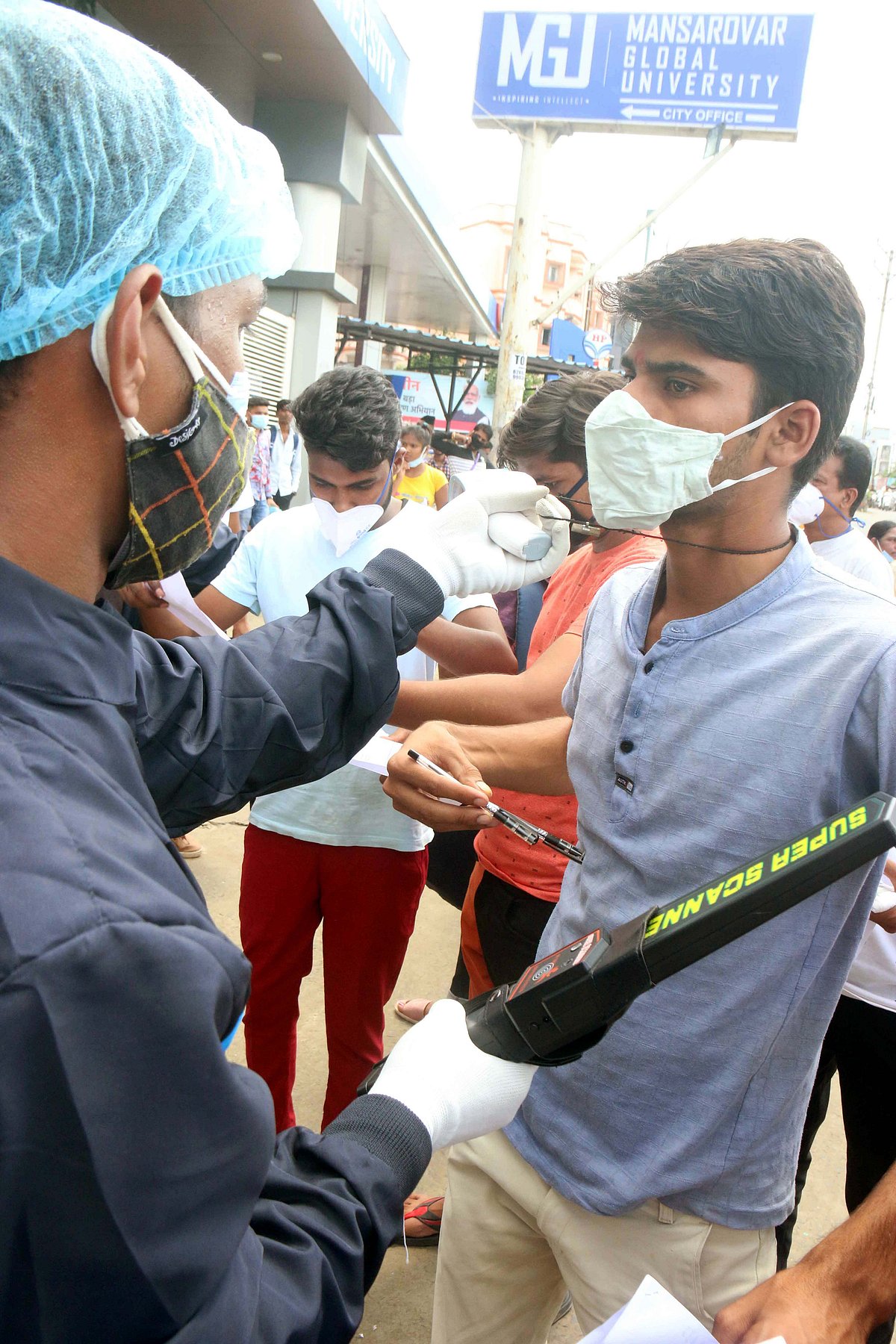 Candidates were told to remove any chain and other jewellery pieces 