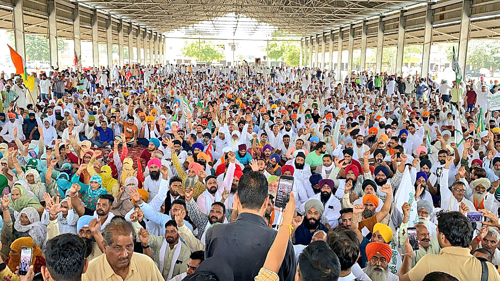 Ahead of another mega farmers' meet, large gatherings banned in Haryana's Karnal - Here's what we know so far