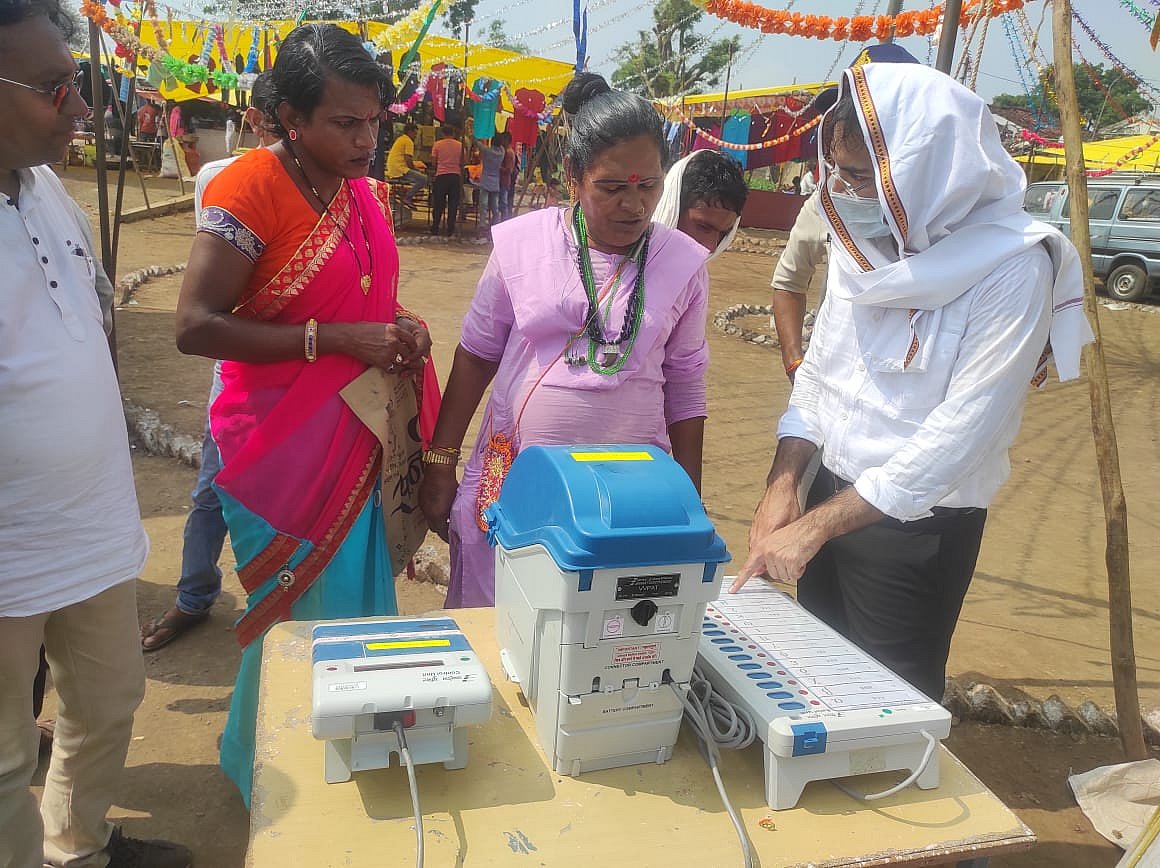 Madhya Pradesh: Mock polling held for voters of Jhiranya & Bhikangaon under SVEEP campaign