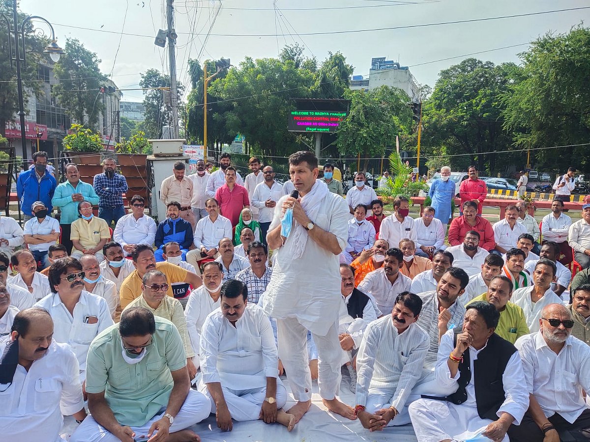 Congress leaders at Regal Square