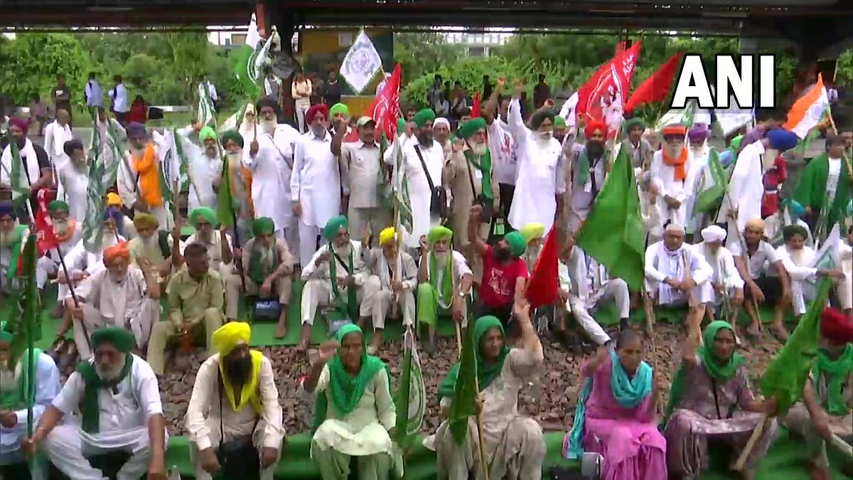 Protestors block railway tracks at Bahadurgarh, Haryana in protest against Lakhimpur Kheri incident.