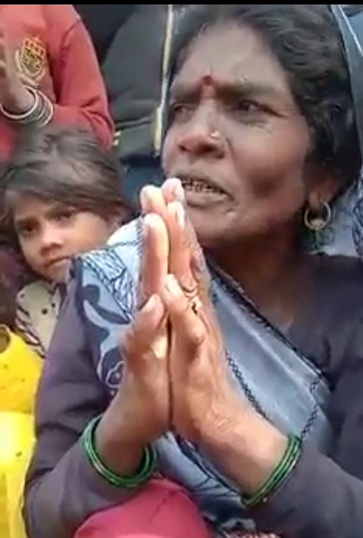 Madhya Pradesh: Labour Mafias trap around 50 tribal workers, video of seeking help goes viral