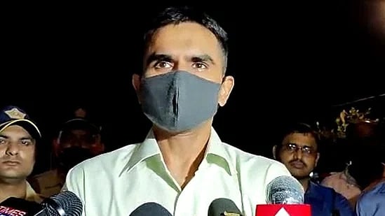 Delhi NCB team will visit Mumbai tomorrow to probe corruption allegations by witness Prabhakar Sail in cruise drugs case