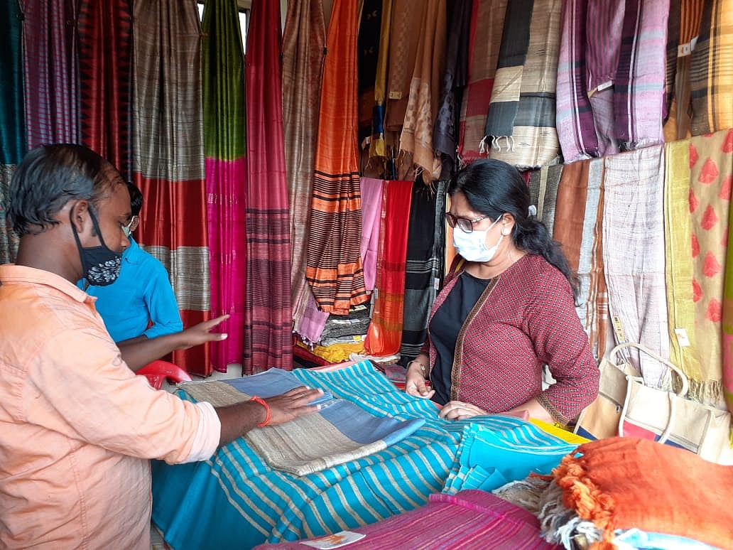 No takers for Khadi: Weavers despondent over poor response to 11-day Charkha Khadi Utsav at Bhopal Haat 