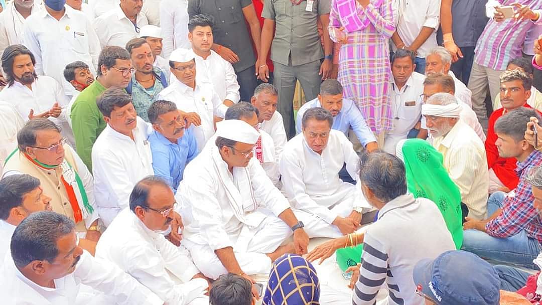 Madhya Pradesh: Former CM Kamal Nath visits Mundi, meets deceased Ankshash kin