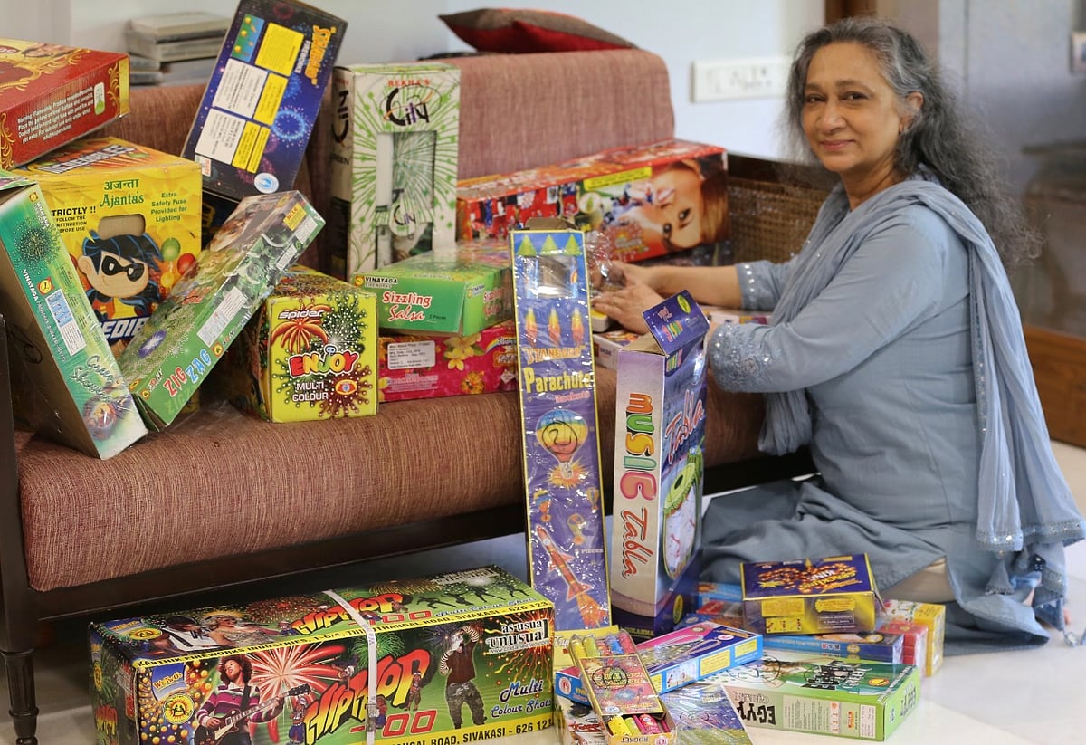 Mumbai: NGO Awaaz Foundation sees red over 'Green Crackers'