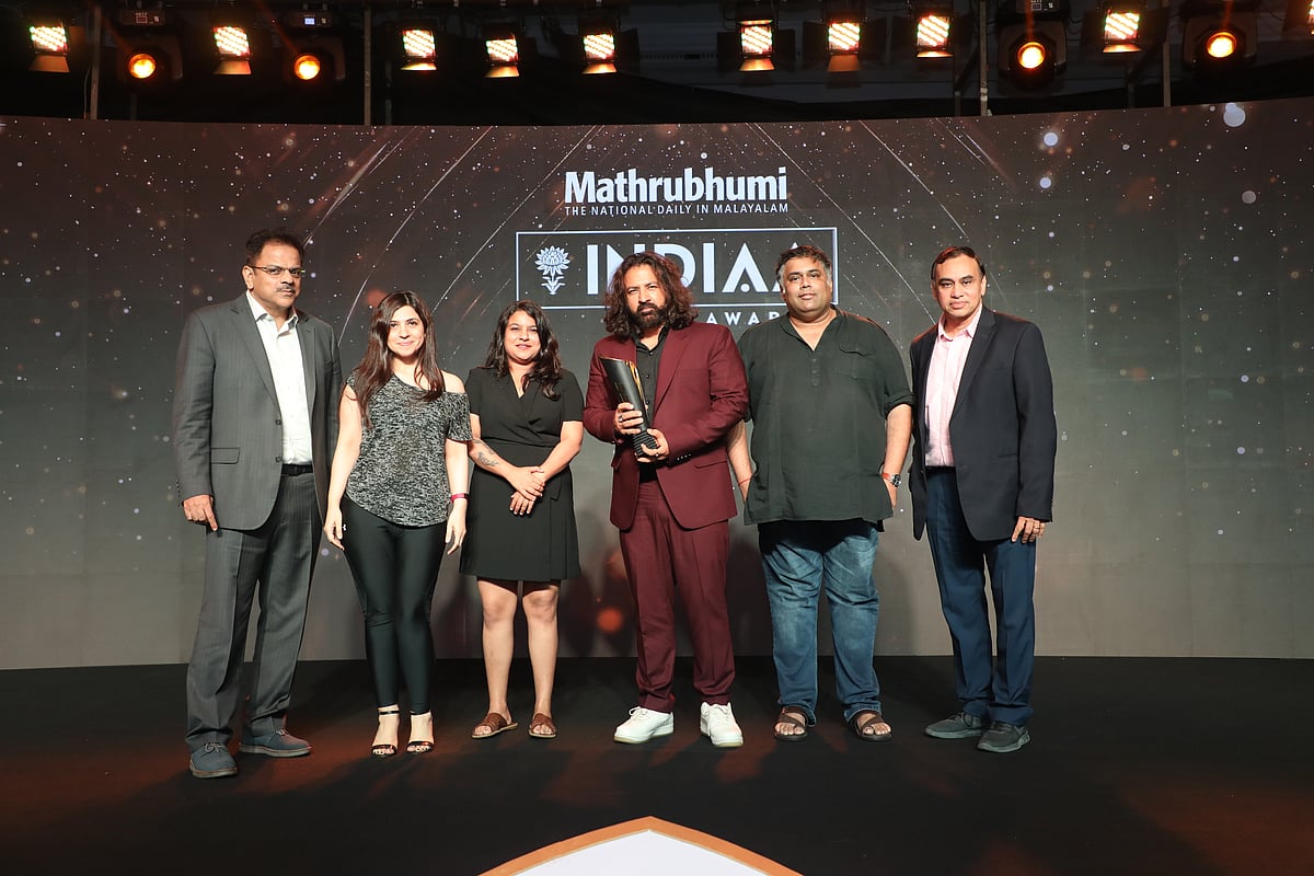 Rohit Ohri, Kainaz Karmakar, Mayura Shreyams Kumar, Gaurav Chanana, Harshad Rajadhyaksha and Ashok Venkatramani. Team Ogilvy won an award for the campaign ‘Amazon Karigar Hunar Hai’ 

