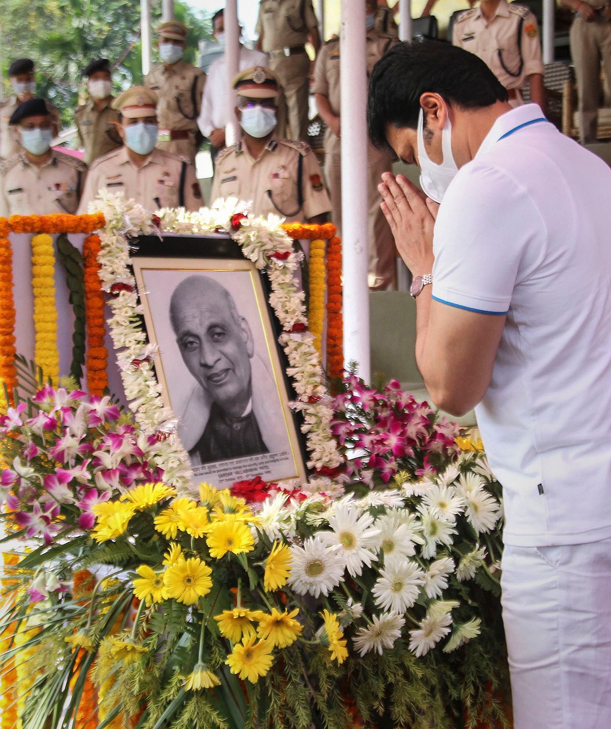 Tripura Chief Minister Biplab Kumar Deb pays homage to Sardar Vallabbhai Patel on his birth anniversary, at Agartala, Oct., 2021.