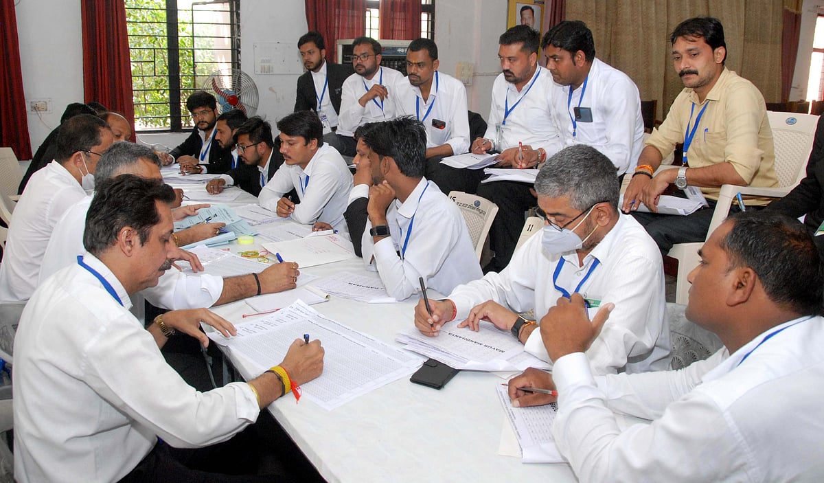 Counting of votes polled for electing executive body of District Bar Association, Bhopal underway on Tuesday.