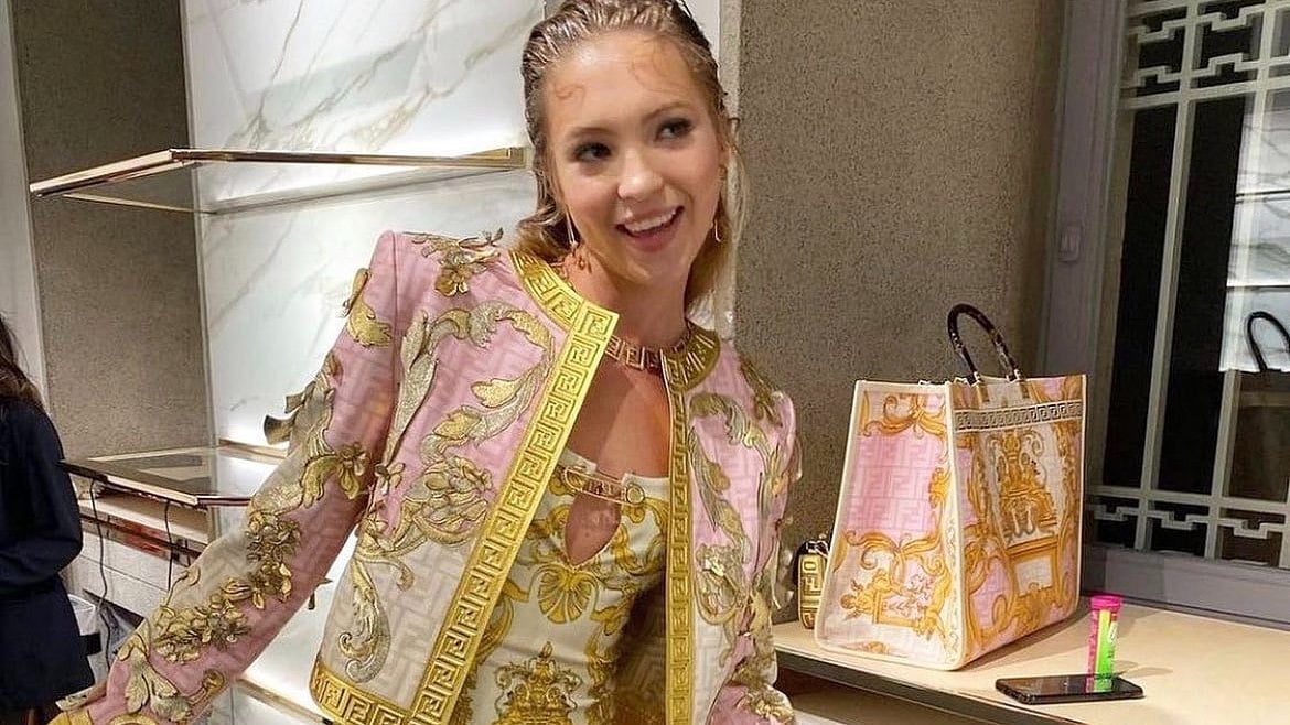 Fans praise model #LilaMoss for walking Fendi xVersace fashion show with her insulin pump on full display