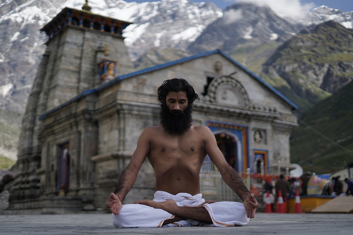 Acharya Advait Yogbhushan 