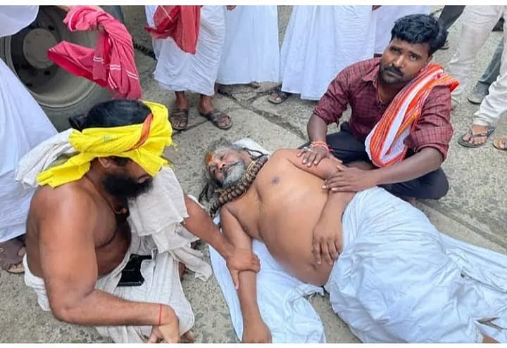 Madhya Pradesh: Computer Baba recieves minor injuries in car mishap on Indore-Ichhapur state highway