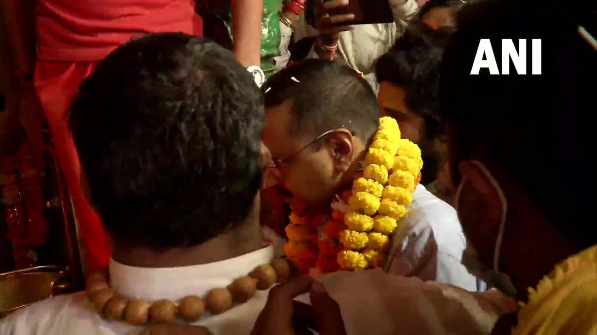 Watch video: Delhi CM Arvind Kejriwal offers prayer at Hanuman Garhi temple in Ayodhya