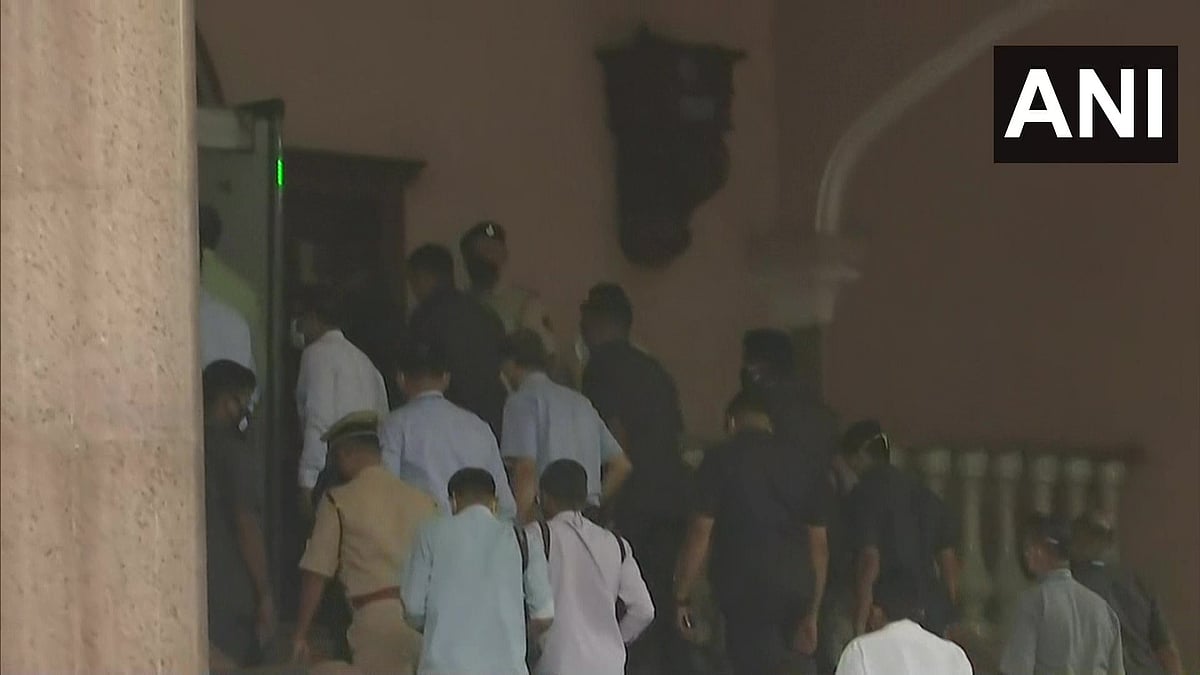 They will discuss several issues including the actions by investigative agencies against MVA leaders