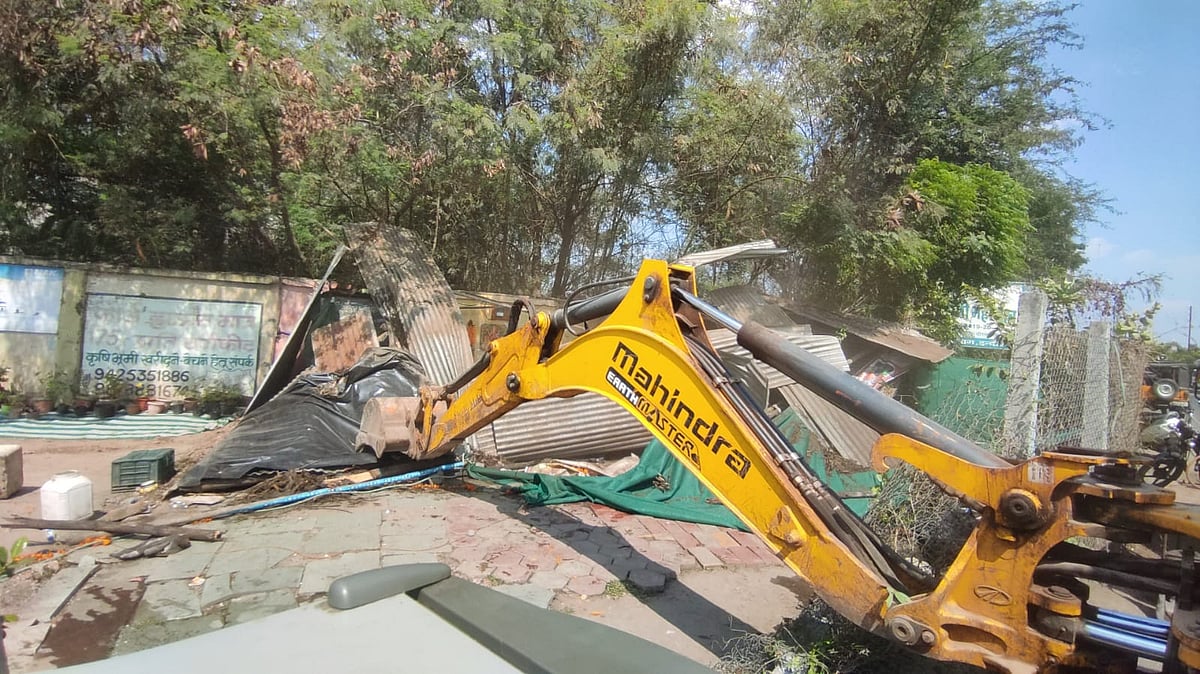 Madhya Pradesh: IMC removes encroachments on green belt alongside Ring Road