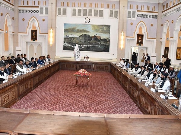 Pakistan foreign minister meets interim Afghanistan PM, holds bilateral talks in Kabul