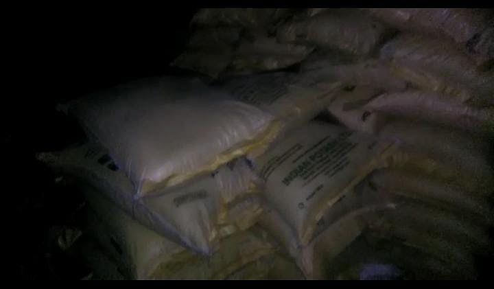 Madhya Pradesh: Police seize 1000 sacks of fertilizers from a shop in Sihoniya
