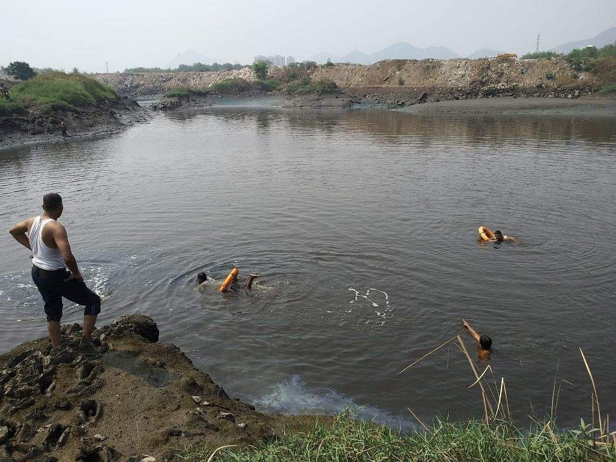 Thane: Search operation underway for teen girl who fell into creek on Friday