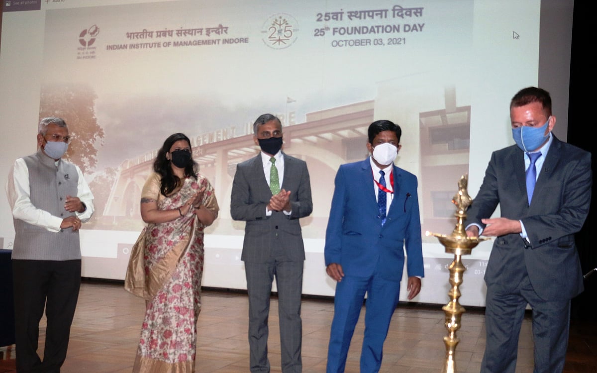 Indore: IIM Indore celebrates its 25 years of journey; ​started with​ only 37 students, ​now has biggest batch across all IIMs​​