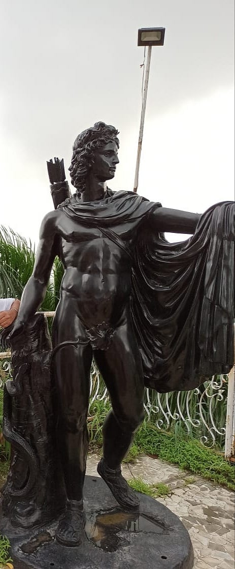 Mumbai: Two fled with 300 kg bronze statue from Imperial Grand Palace hotel, held