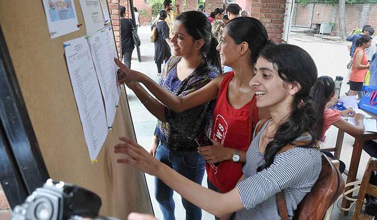 DU 2nd cut off: Marginal decline in required marks; admission procedure to commence today