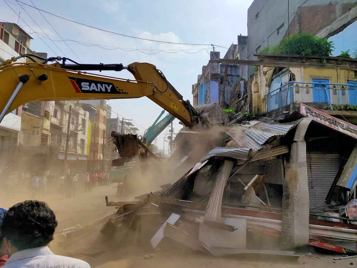 Indore: Four rickety houses, seven shops demolished