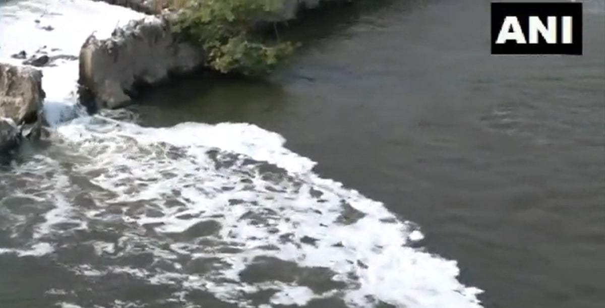 Watch video: Amid Chhath Puja celebrations, toxic foam seen floating in Lucknow's Gomti river