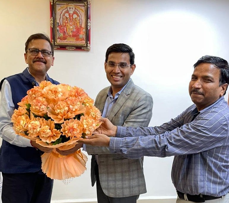 PCIT Shelly Jindal (left) was given a farewell after his promotion to CCIT
Mumbai by additional director of Investigation Wing SP Meena (centre)
at Income Tax office on Friday.