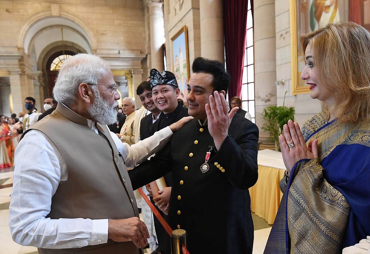Prime Minister Narendra Modi interacts with the awardees during the Padma Shri Awards at Rashtrapati Bhavan, earlier today.