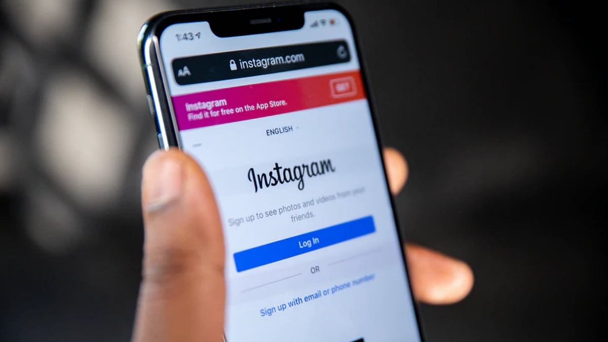 Instagram letting people publicly participate in Stories; here's what new sticker 'Add Yours' is all about