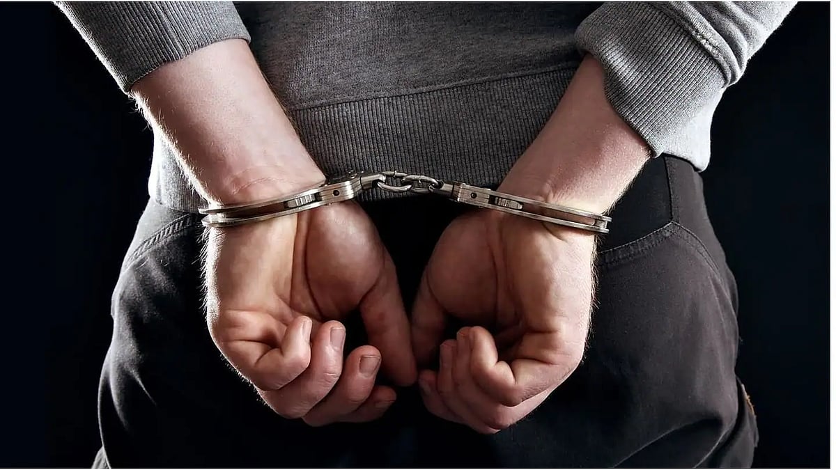 Mumbai: Cops on lookout for duo allegedly involved in railway job racket fraud