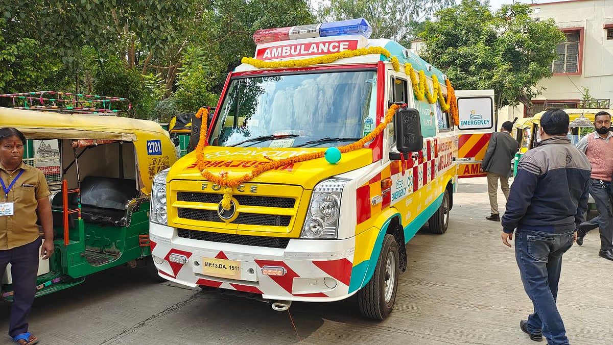 Burhanpur gets 8 Sanjeevani, 5 Janani Express ambulances