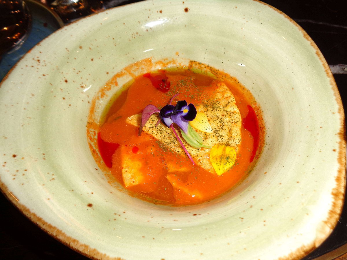 Mexican charred Tomato and Tortilla Soup