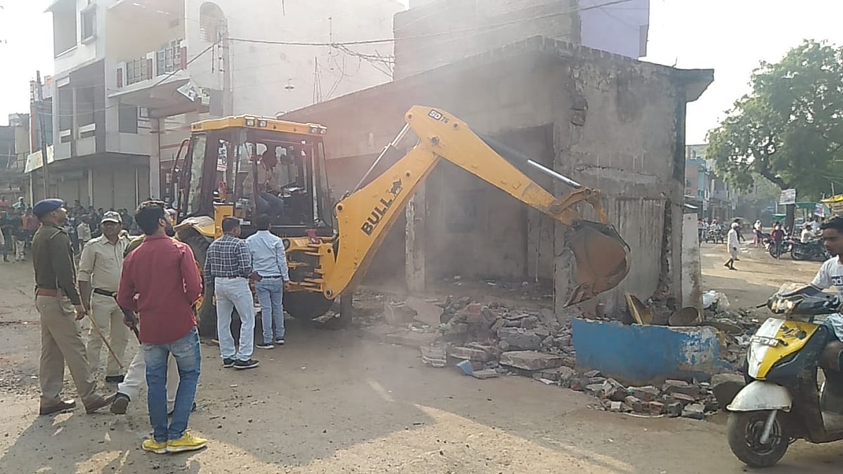 Madhya Pradesh: 67 shops razed, 1.2 hectares of government land freed in Dhar