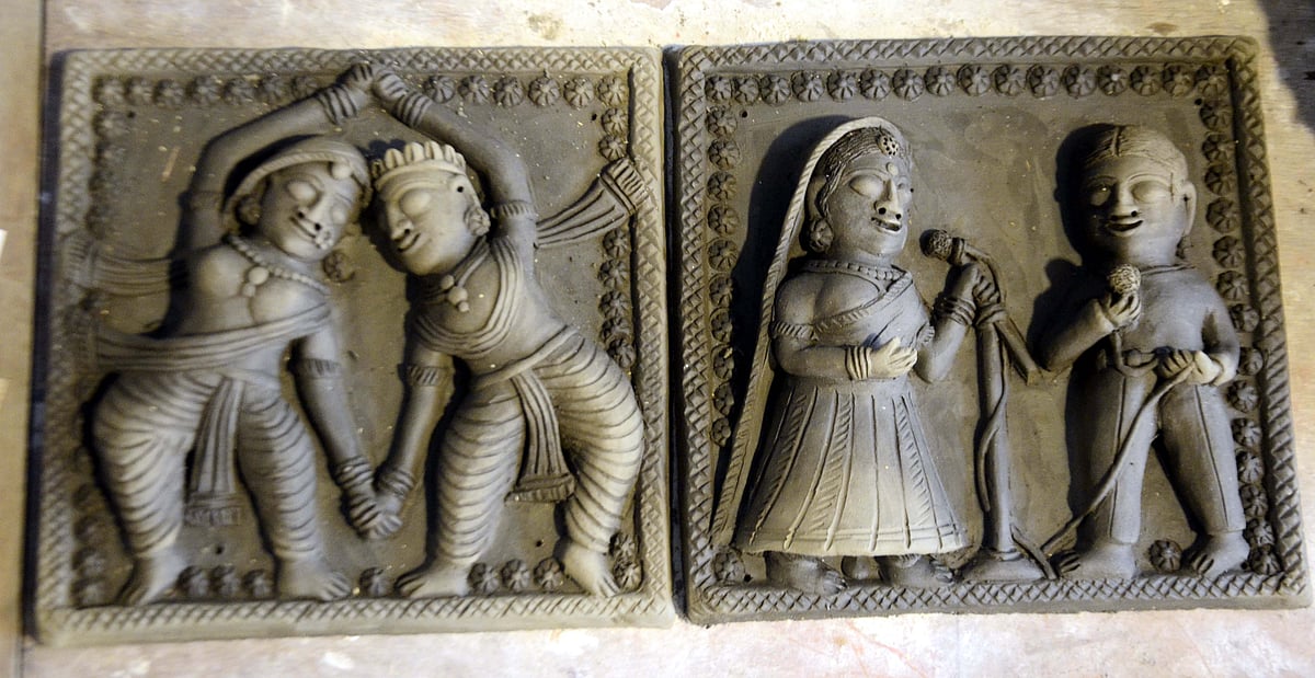 Terracotta art pieces made by artist at workshop