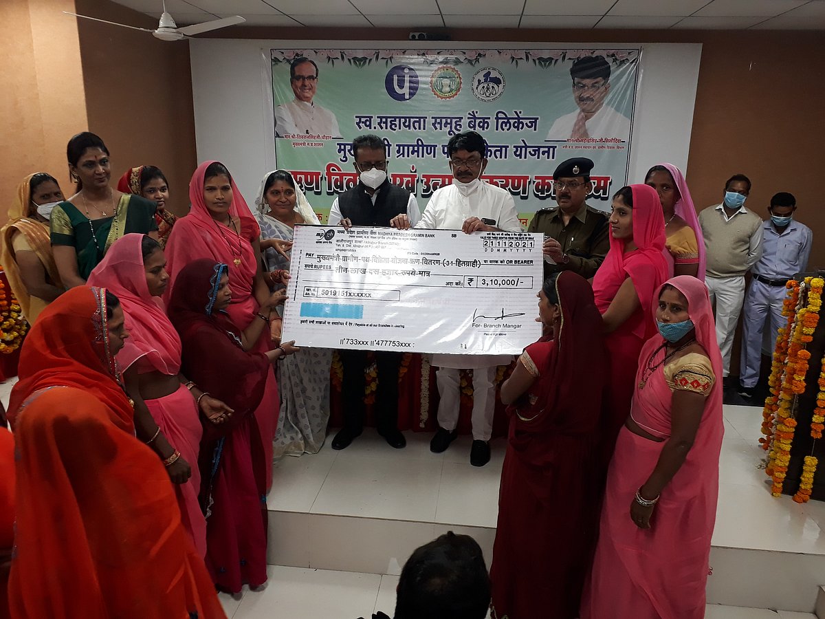 Madhya Pradesh: Minister Sisodia, addresses Rural Livelihood Mission meeting