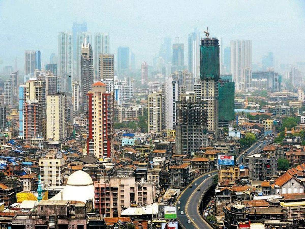 Mumbai- Live updates: Maharashtra CM Uddhav Thackeray directs officials to pay close attention on international passengers