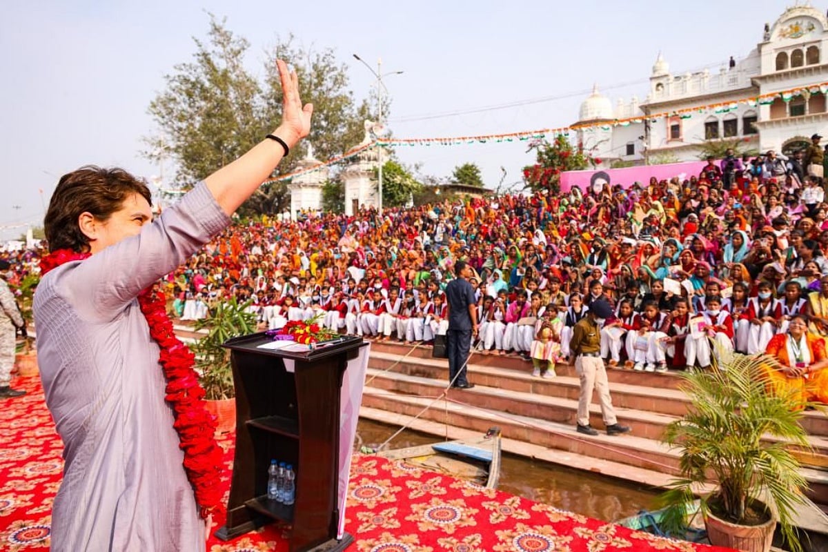 Uttar Pradesh Assembly Polls: Unite to fight for your right, Priyanka Gandhi tells women at Chitrakoot ghat