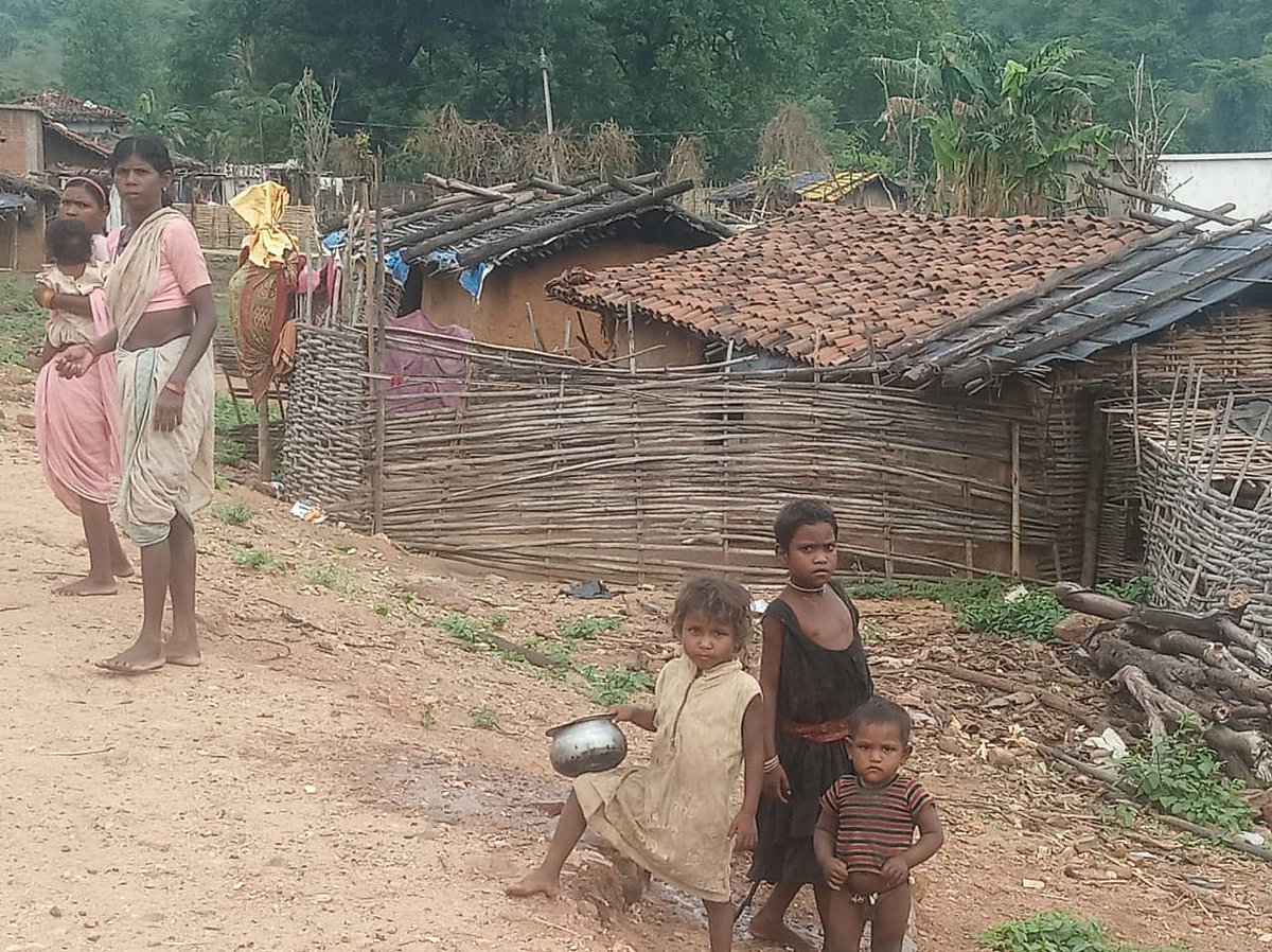 Balaghat: Baigas hit the hay on earth under open sky