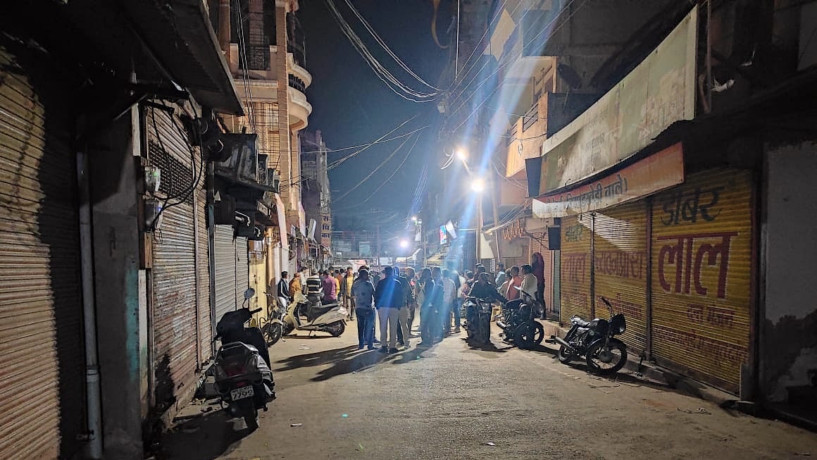 Madhya Pradesh: Goldsmith shot in Sanawad, cops search for two motorbike-borne miscreants