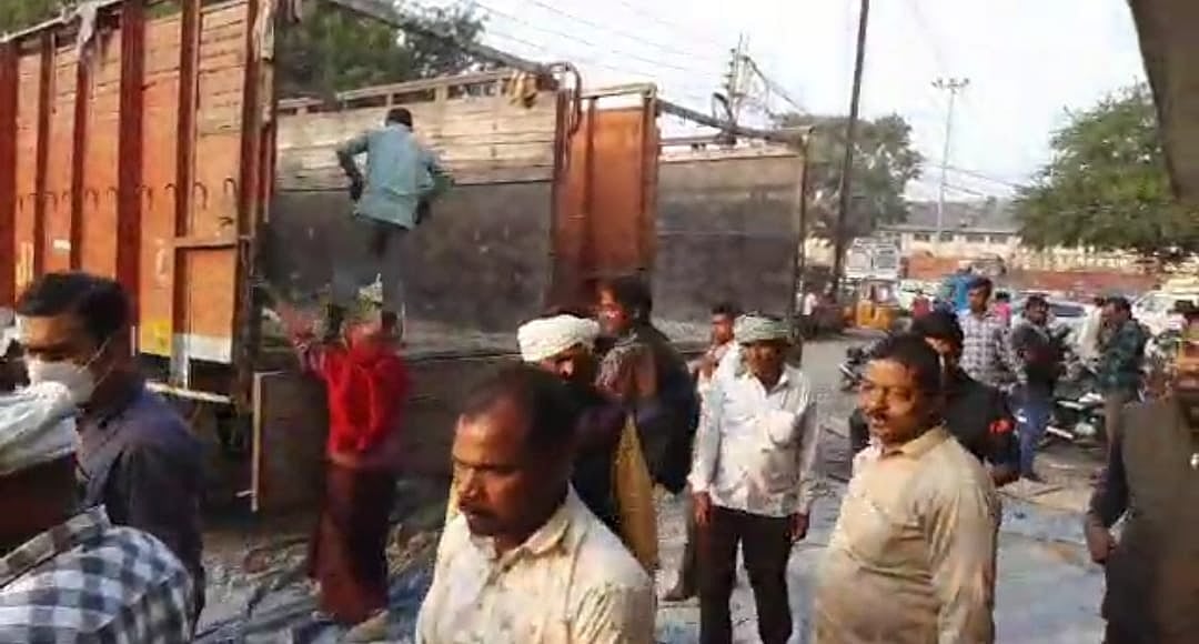 Madhya Pradesh: Resentment brewing among farmers for fertiliser shortage