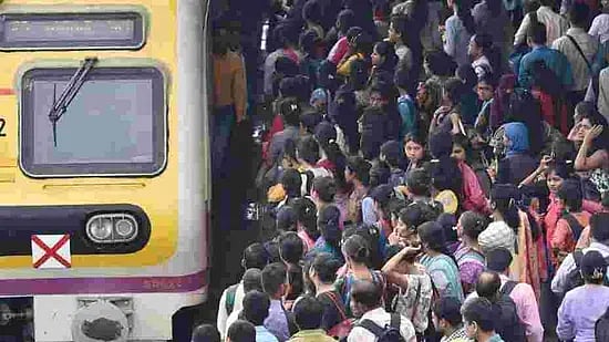 64 lakh commuters travelled in Mumbai local trains on Dec 13: CR officials data 