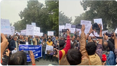 Watch Video: Journalists protest against Govt for restricting media access in Parliament amid on-going Winter Session