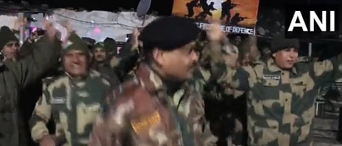 Watch Video: BSF jawans celebrate on eve of New Year 2022 in Poonch of Jammu and Kashmir