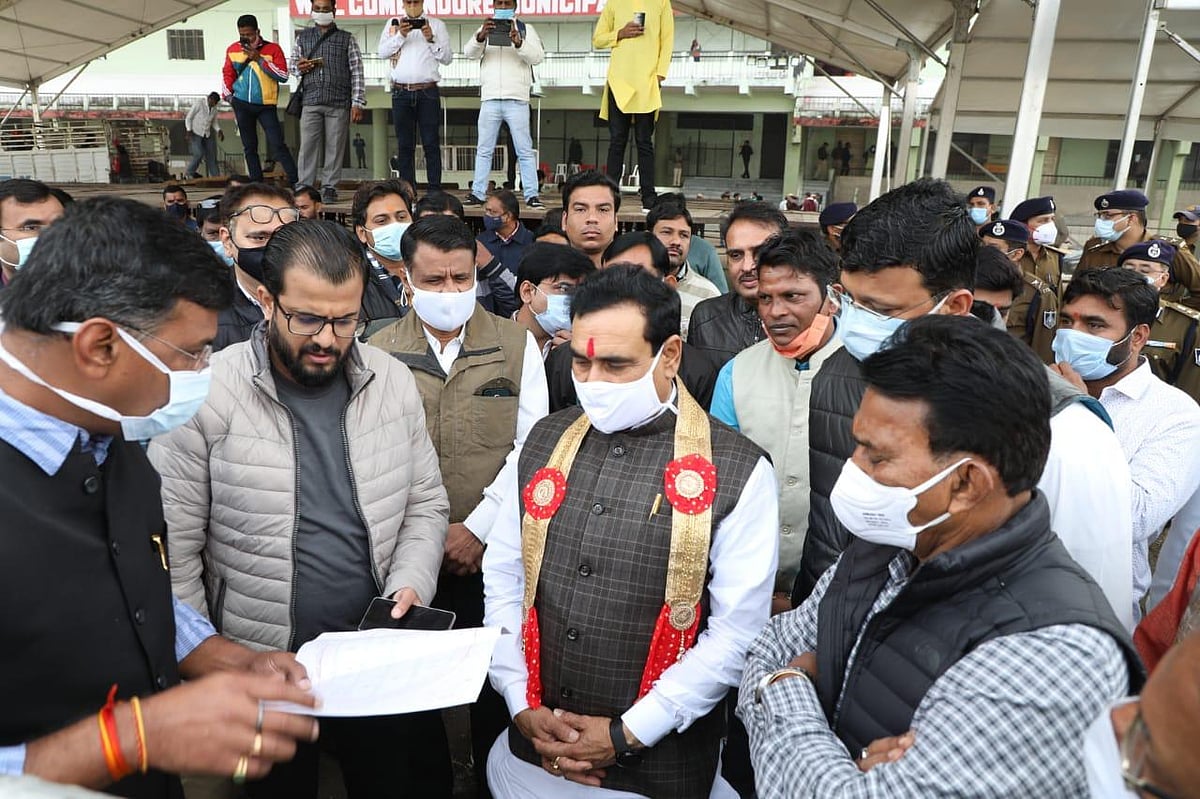 Indore: Narottam Mishra reviews Tantya mama program preparations
