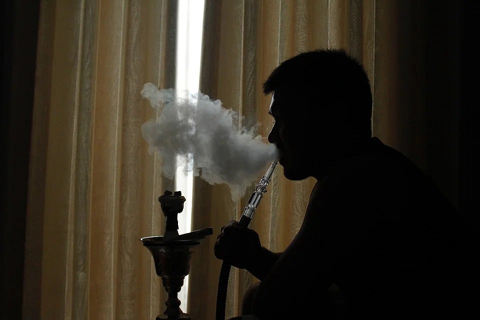 Mumbai: Hookah parlour raided in Santacruz, 88 detained; liquor worth Rs 57,000 seized 