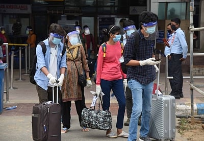 Omicron variant scare: 5 people who arrived from 'at-risk' countries test Covid positive in Bihar's Gopalganj 