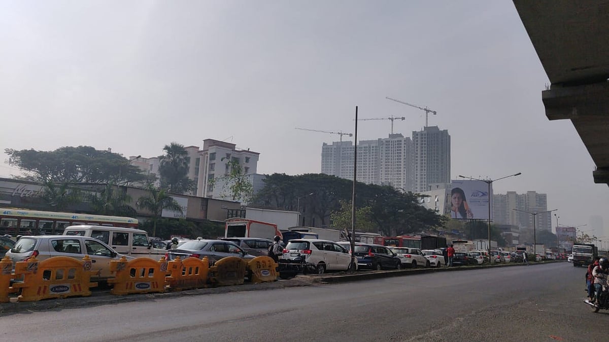 Watch video: Heavy traffic at  Western Express Highway from Kashimira to beyond Dahisar check naka