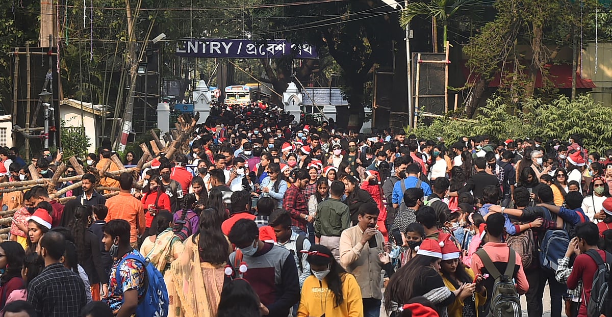 Kolkata: Devotees gather at St. Pauls Cathedral Church on the occasion of Christmas, in Kolkata, Saturday, Dec. 25, 2021.