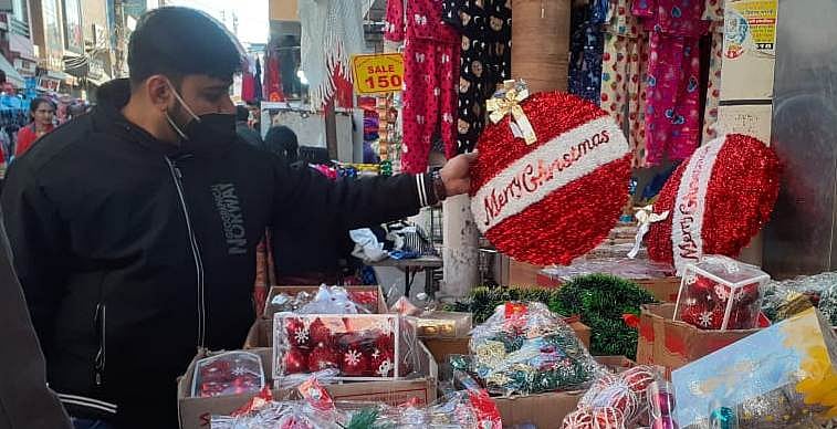 Santas, crib sets, cakes, pine trees- It's Xmas time in Bhopal markets